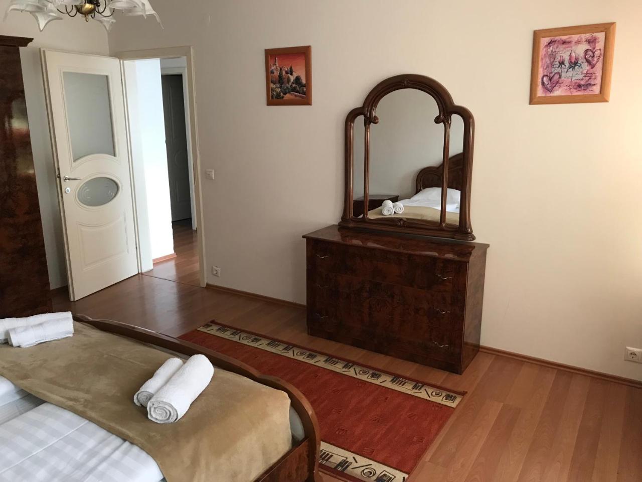 Lotusz Apartments In Nyiregyhaza Bagian luar foto
