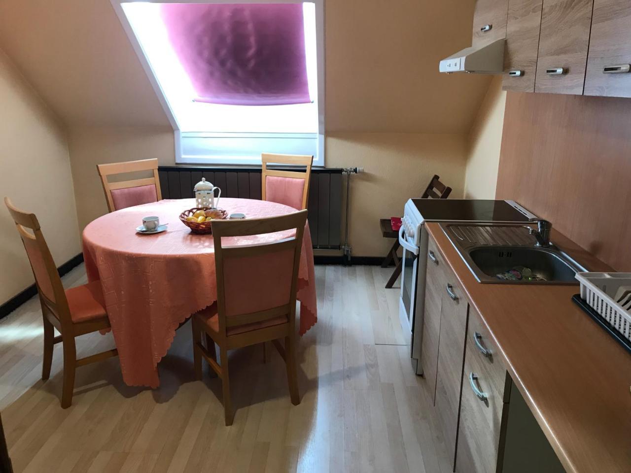Lotusz Apartments In Nyiregyhaza Bagian luar foto