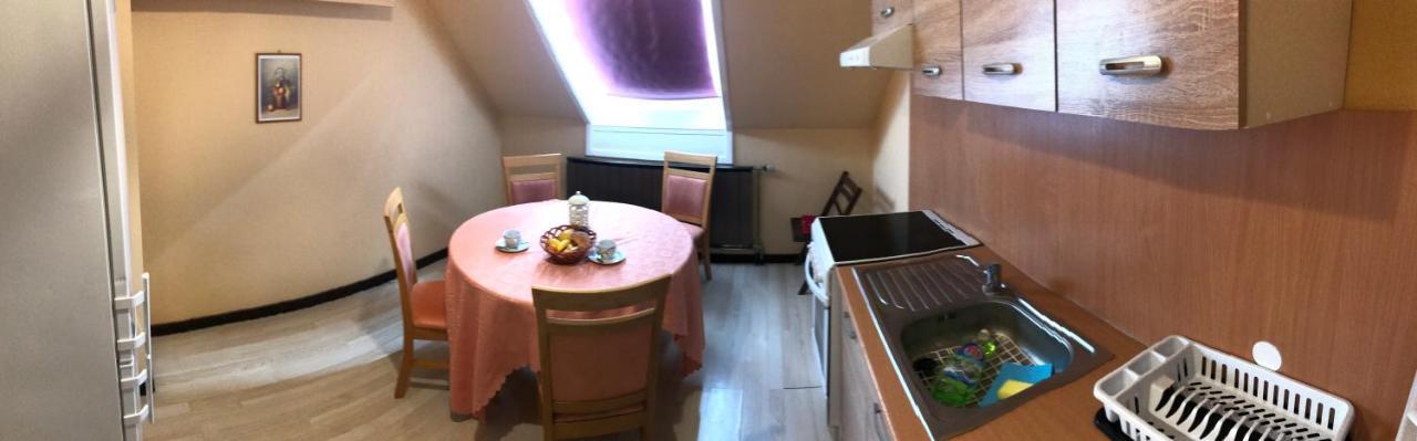 Lotusz Apartments In Nyiregyhaza Bagian luar foto